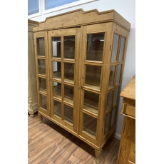 Vitrine mit Beleuchtung