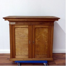 Kleider Schrank